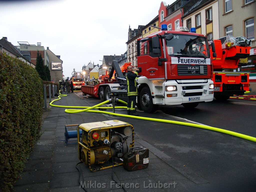 Brand Koeln Dellbrueck Bergisch Gladbacherstr   P412.JPG